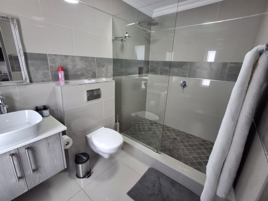 Commercial Property for Sale in Sandbaai Western Cape